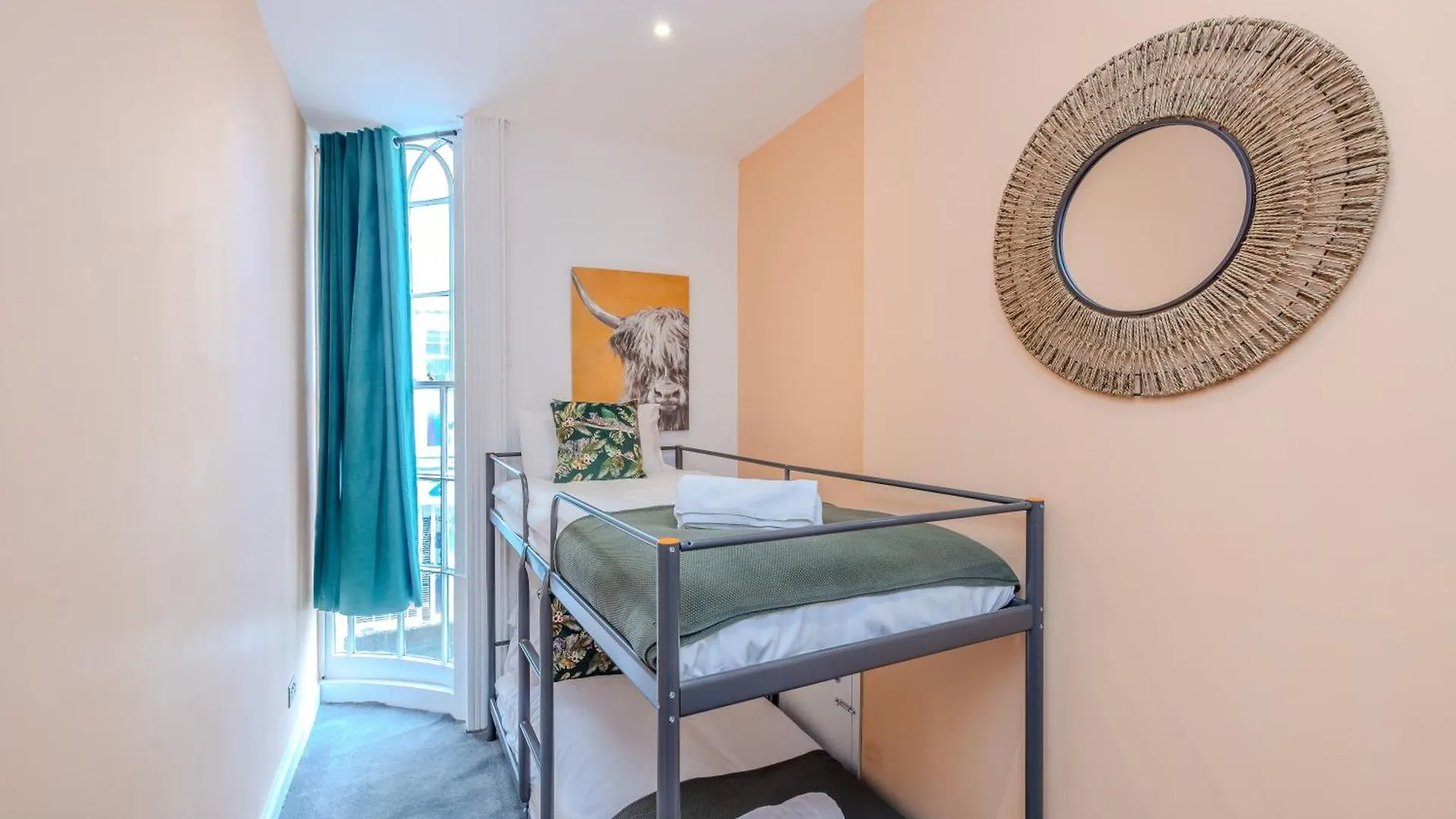 Modern 2 Bed Flat In Vibrant Kemptown Hove 0*,  Regno Unito
