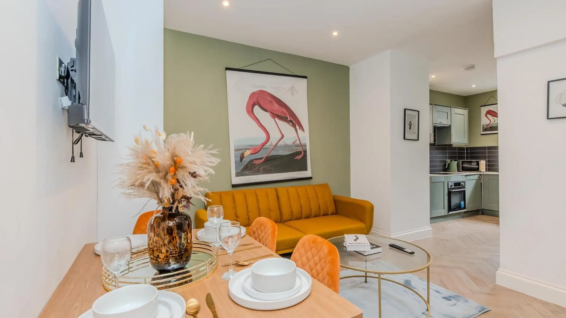 Modern 2 Bed Flat In Vibrant Kemptown Hove 0*,
